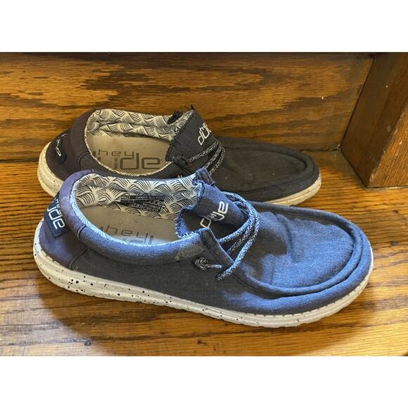 Hey Dude Men's Wally Stretch Canvas Chambray Blue Mirage Slip On Shoes 8M - Picture 1 of 8